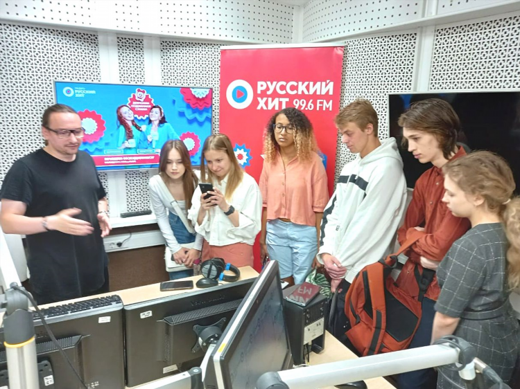 Радио дача топ радио слушать онлайн
